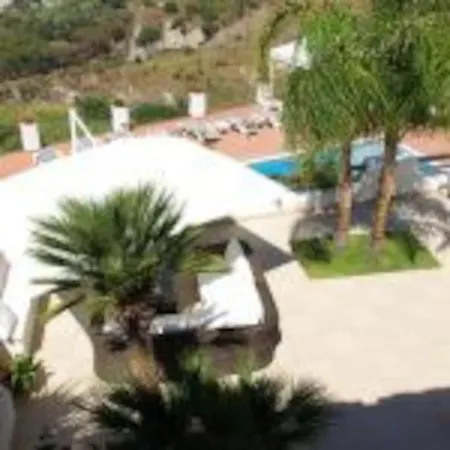 Il Pino “villa Nunzia” *