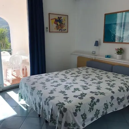 Il Pino “villa Nunzia” *